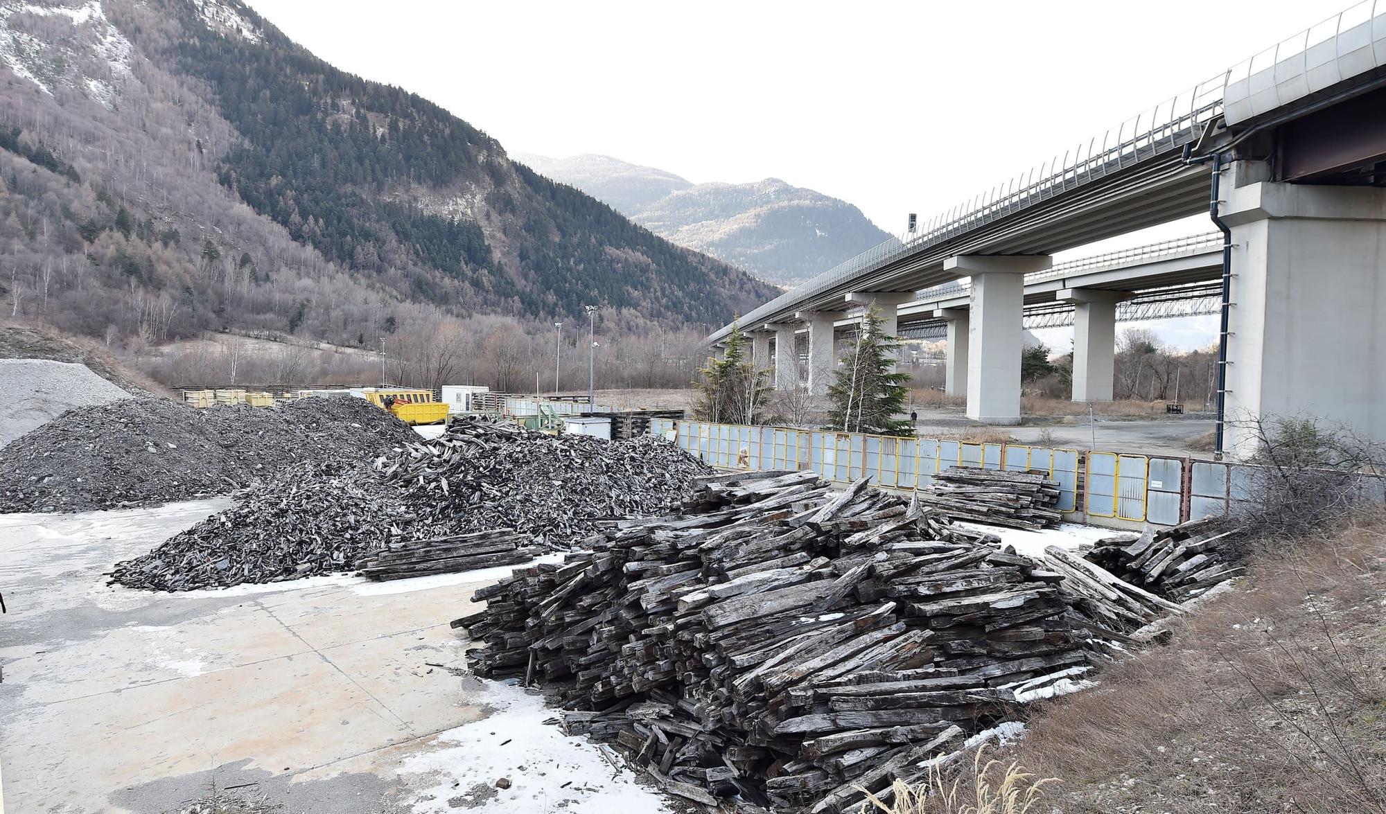 Enlèvement des derniers matériaux abandonnés à Salbertrand